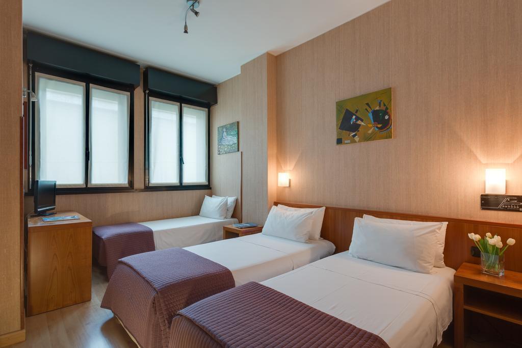 Hotel Roxy Милан Экстерьер фото