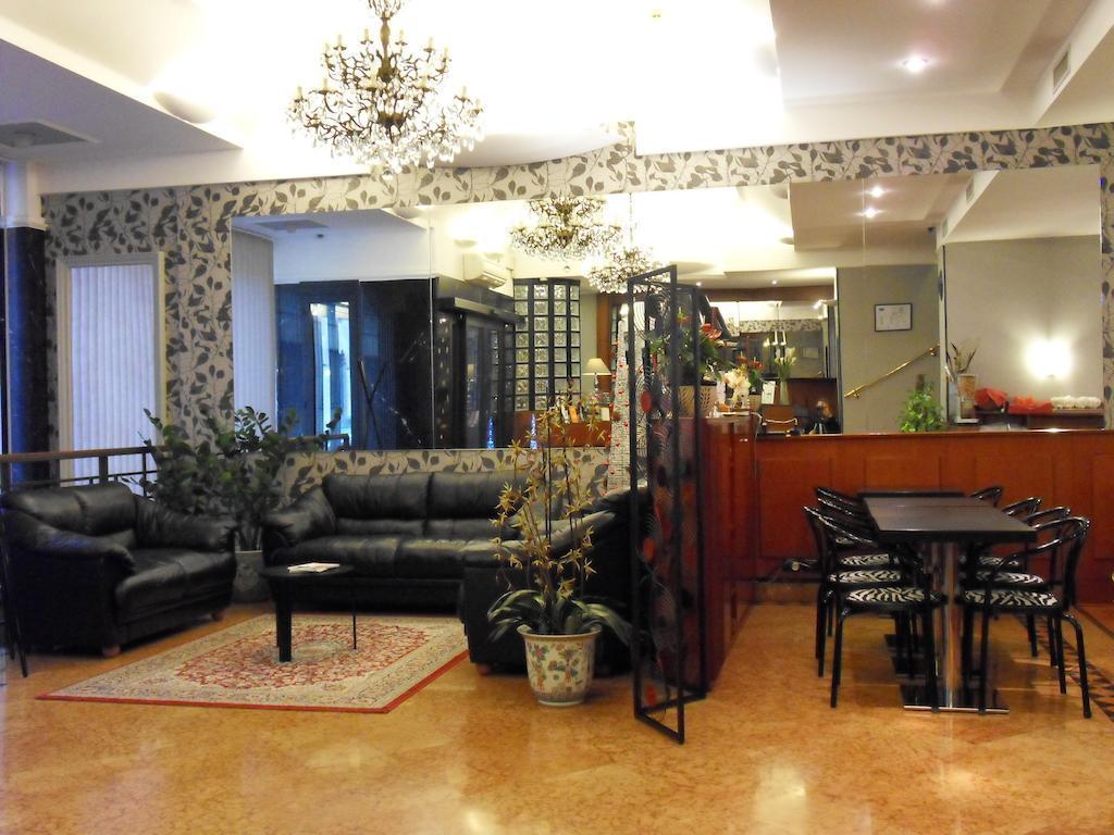 Hotel Roxy Милан Экстерьер фото